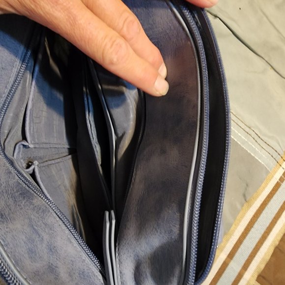 Purse - Picture 2 of 3